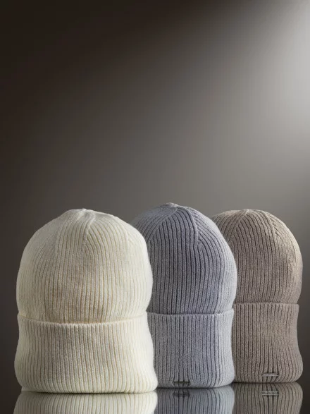 Шапка женская 12089 MARHATTER белый (56-58) Шапка женская 12089 MARHATTER белый (56-58)