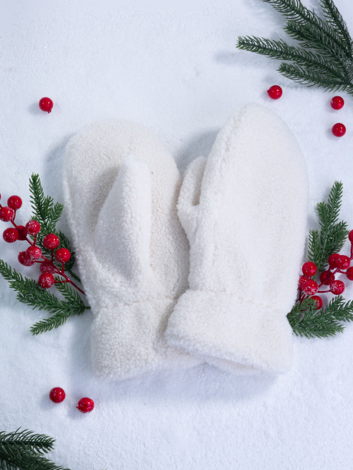 Варежки женские Baggins барашки молочные